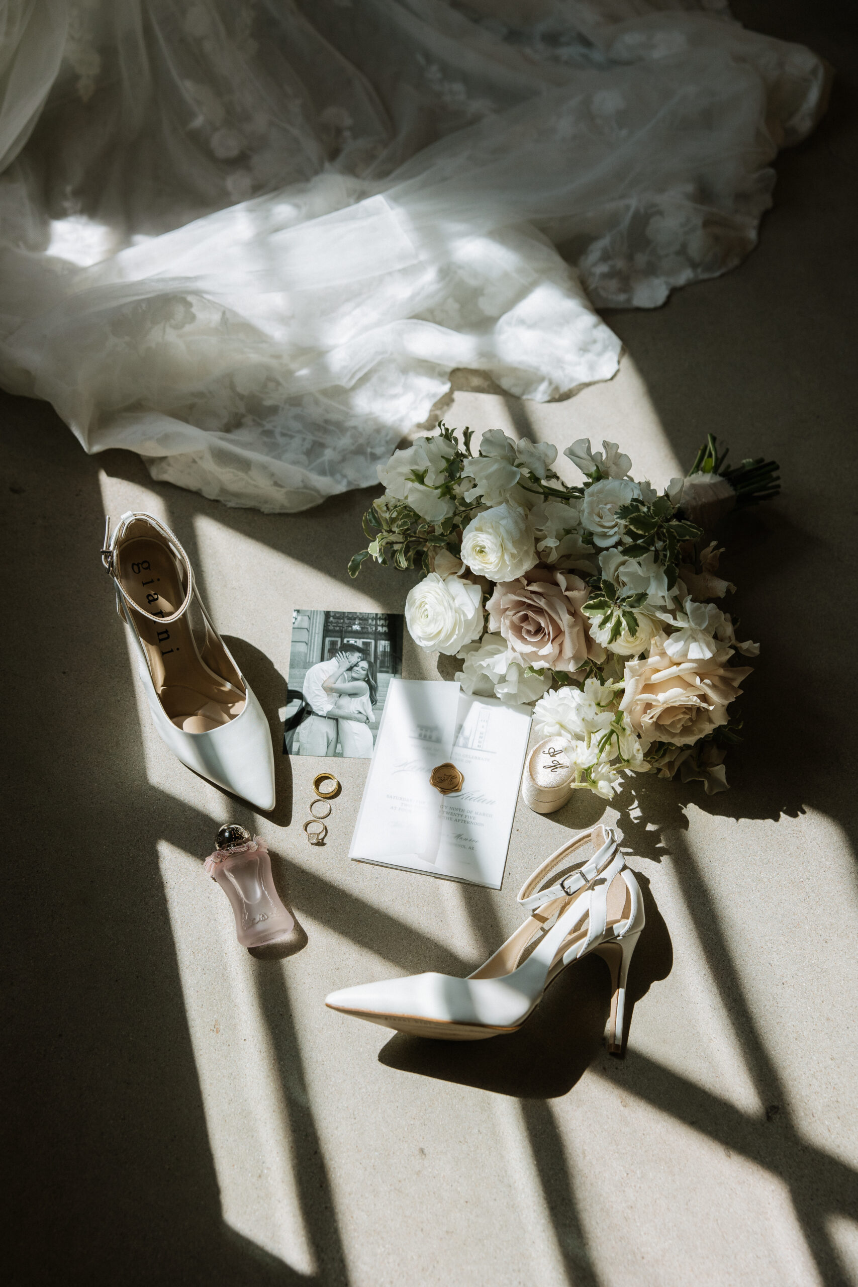 Arizona wedding photographer captures bride's getting ready details at phoenix venue 
