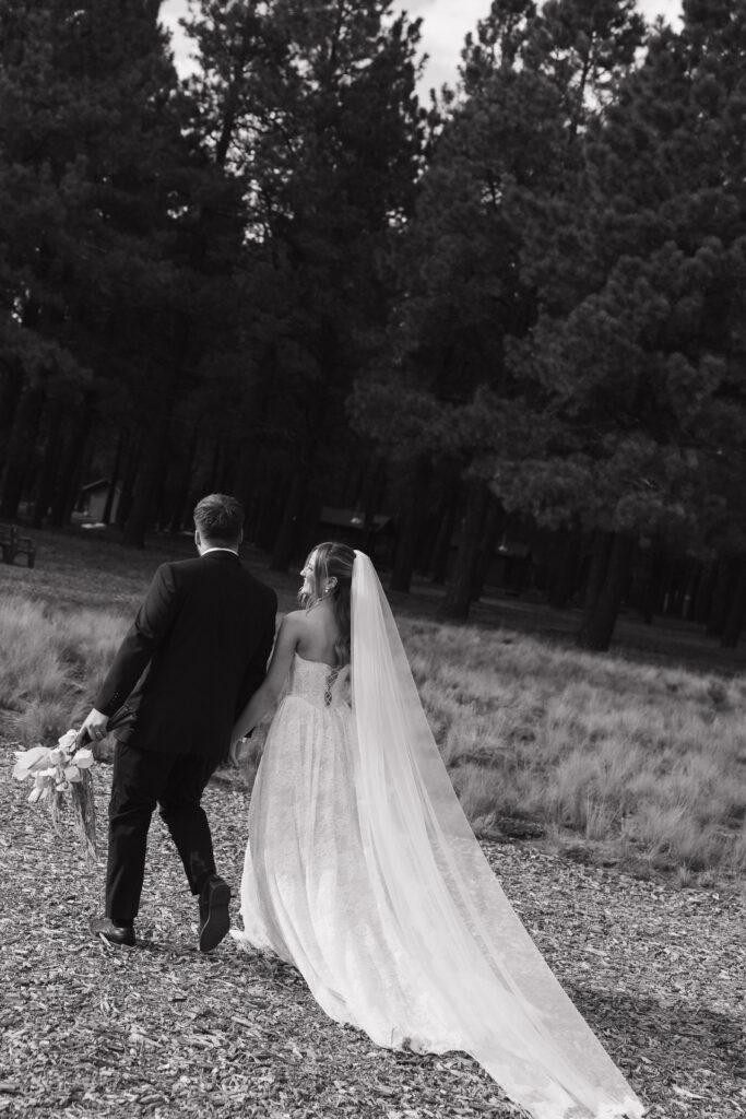 Timeless images of Bride & groom offically married after saying "I do" in Flagstaff Arizona